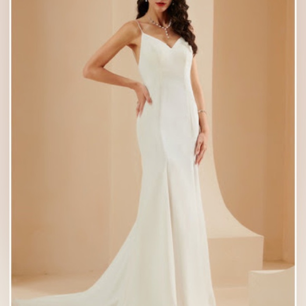 Trumpet/Mermaid V-neck Court Train Chiffon Wedding Dress #254987